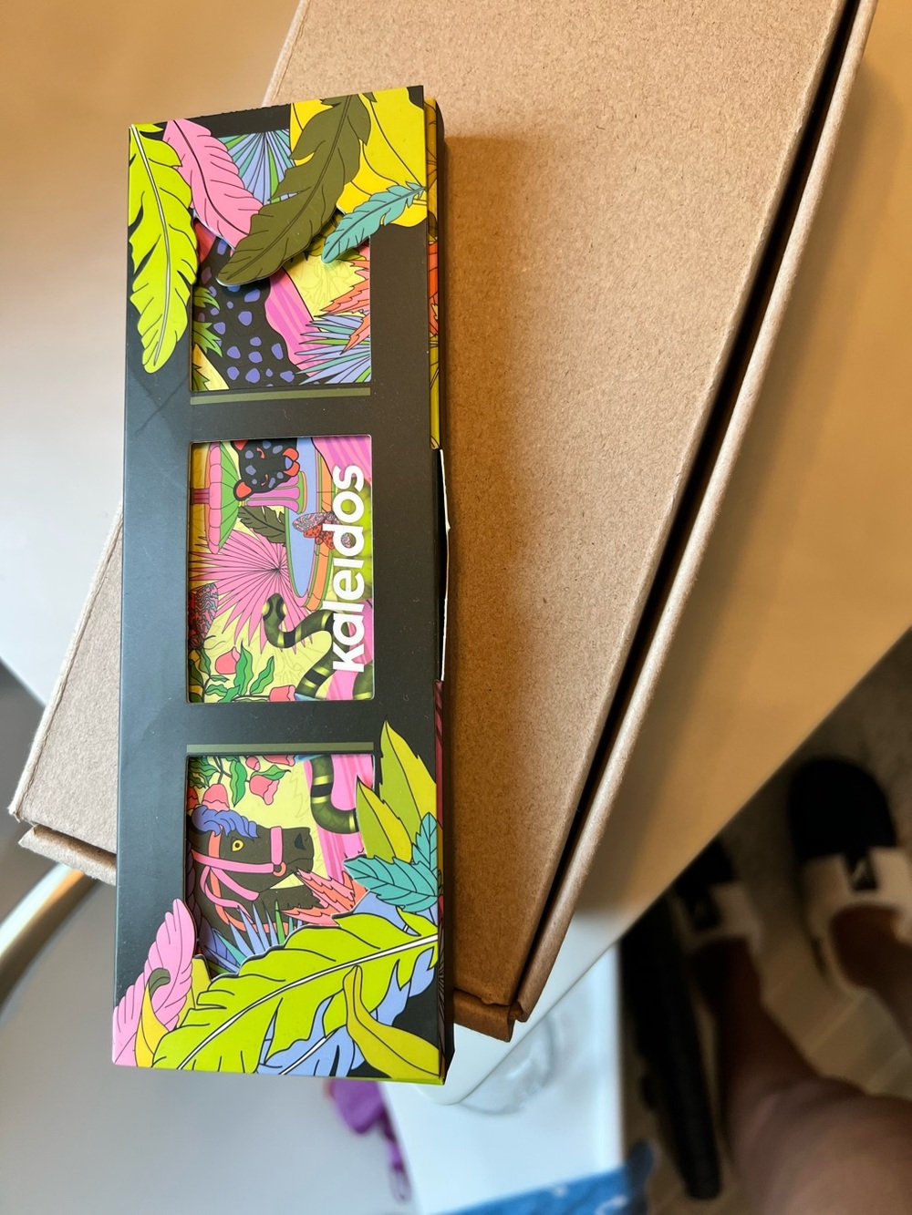 Kaleidos Multicolor Eyeshadow Palette — Bright Pink & Green Shades